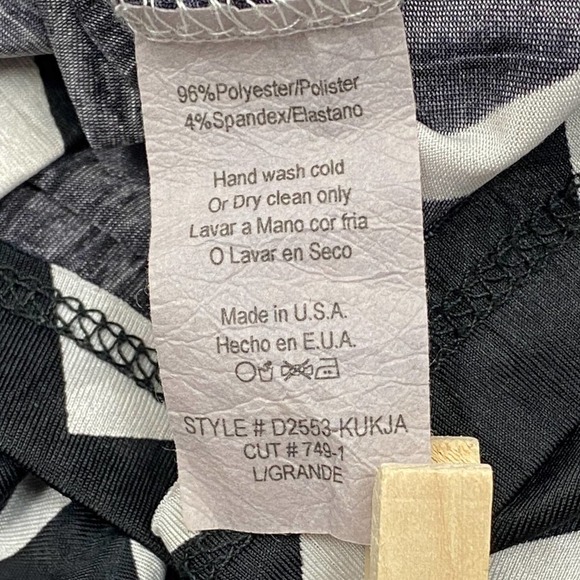 BLACK & White Geometric Print Strapless Romper - Picture 9 of 11